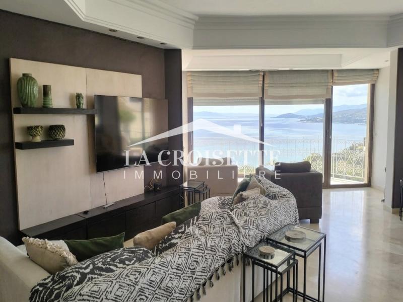 Appartement S+3 meublé vue sur mer à Gammarth 